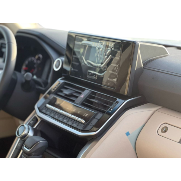 Toyota Land Cruiser 300 GXR V6 Twin Turbo EU Specs