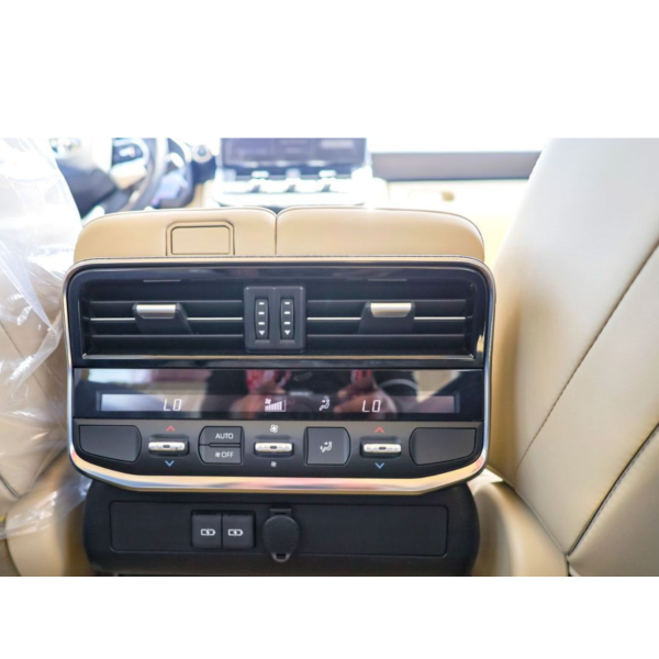 Toyota Land Cruiser 300 VXR V6 Twin Turbo EU Specs