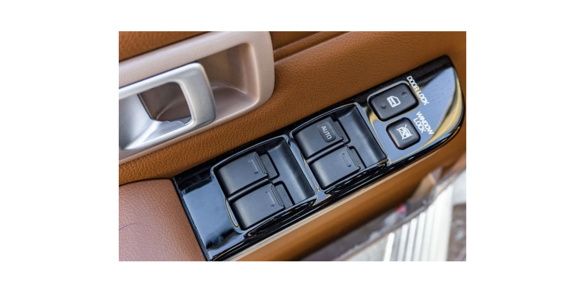 Toyota Land Cruiser 76 AT 2.8 Diesel Euro 6 Modena Motors