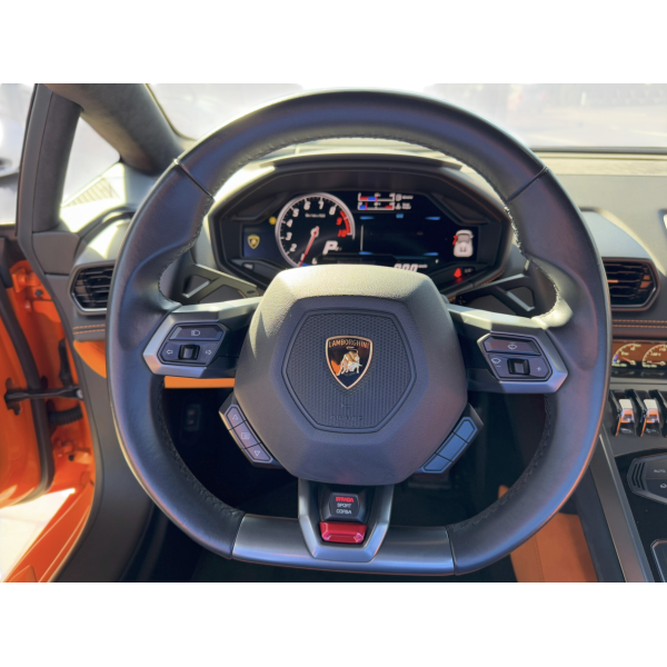 Lamborghini Huracan Spyder LP580-2 Supercar di Lusso