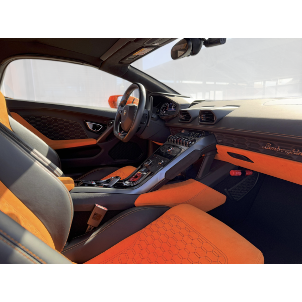 Lamborghini Huracan Spyder LP580-2 Supercar di Lusso