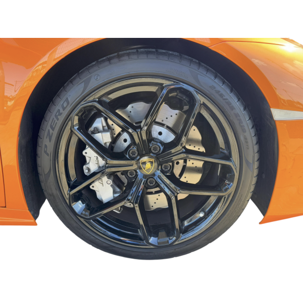 Lamborghini Huracan Spyder LP580-2 Supercar di Lusso