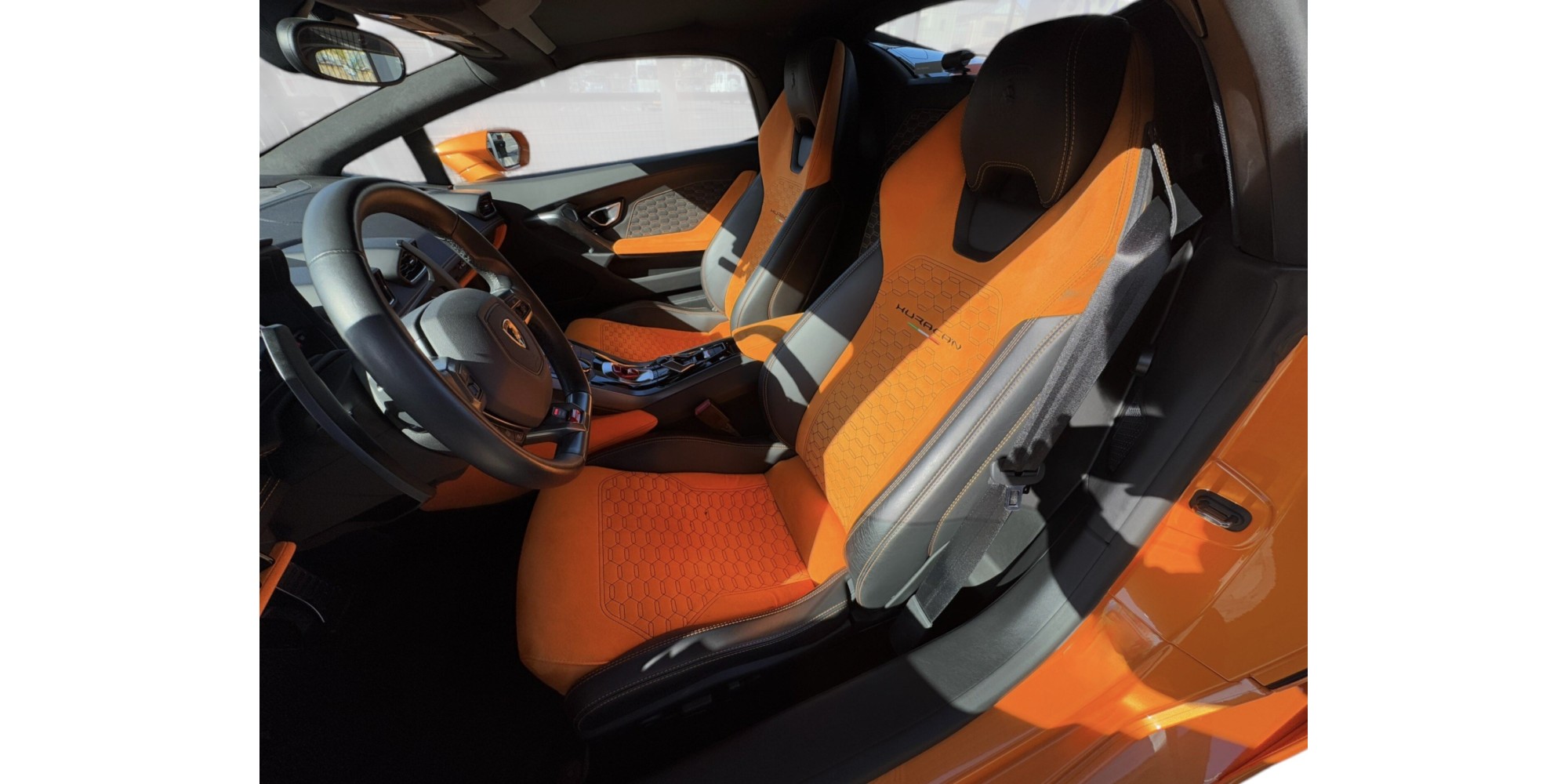 Lamborghini Huracan Spyder LP580-2 Supercar di Lusso