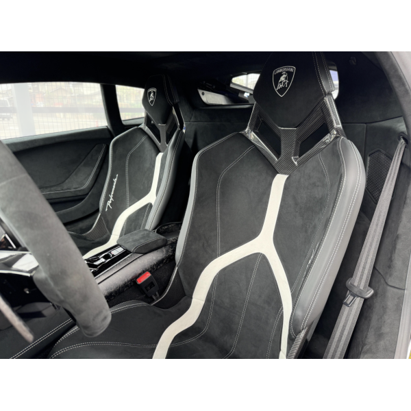 Lamborghini Huracan Performante Supercar di Lusso