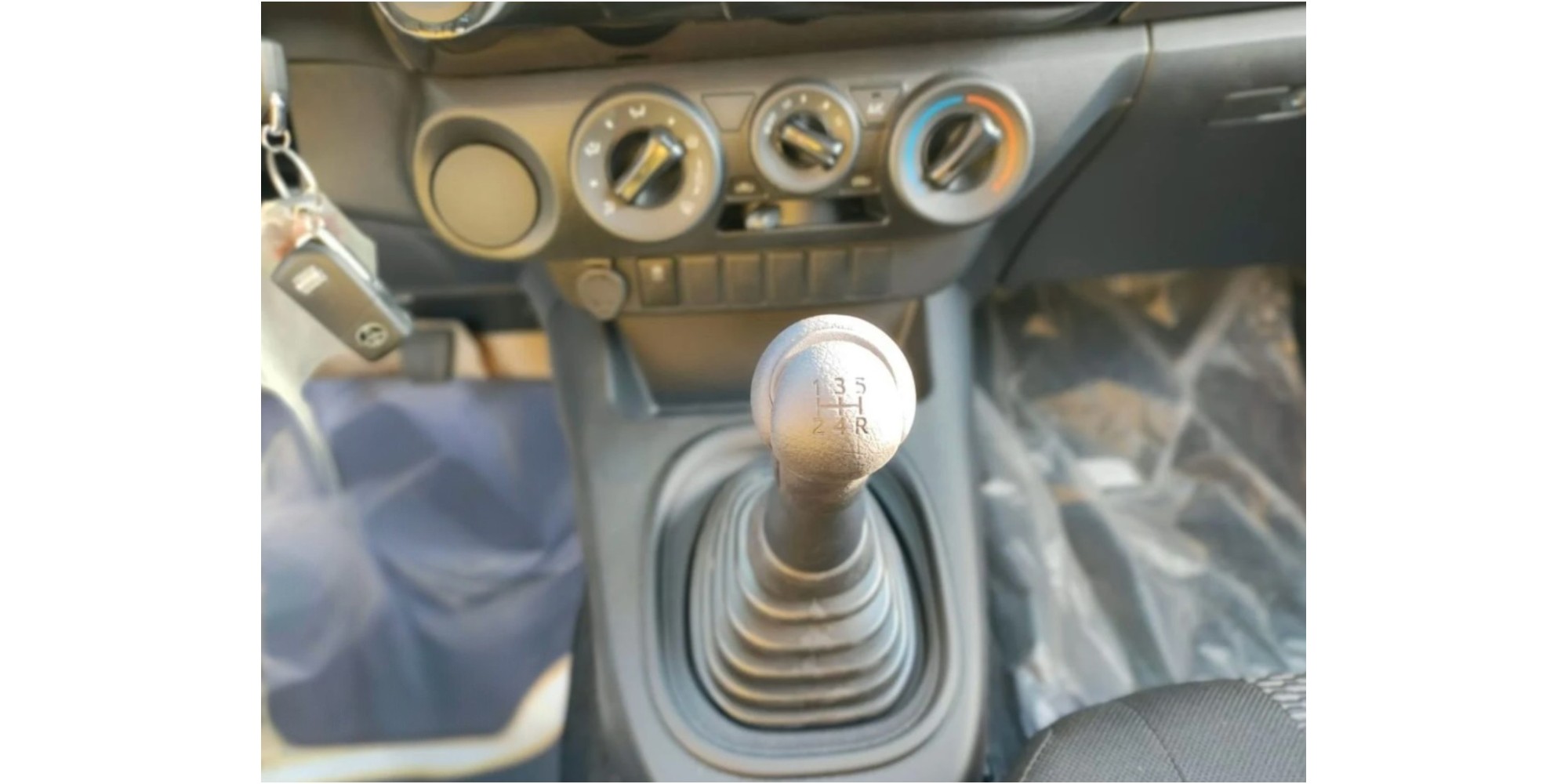 Toyota Hilux Double Cab 2.4 Diesel 4x2 Manual Truck