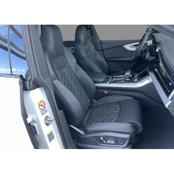 Audi Q8 55 TFSI quattro | Elegance and Power