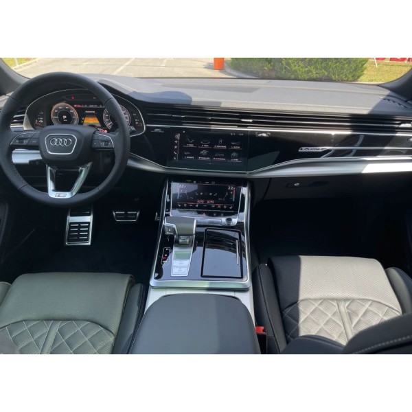 Audi Q8 55 TFSI e | Luxury Hybrid SUV