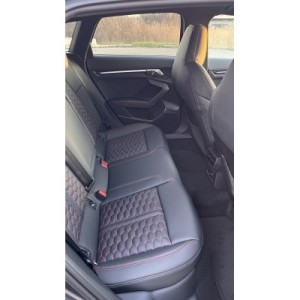 Audi RS 3 Sportback - Velocità e Ingegneria Precisa