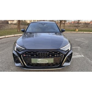 Audi RS 3 Sportback - Velocità e Ingegneria Precisa