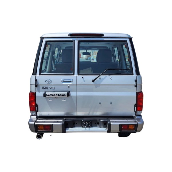 Toyota Land Cruiser 76 | Power and Style