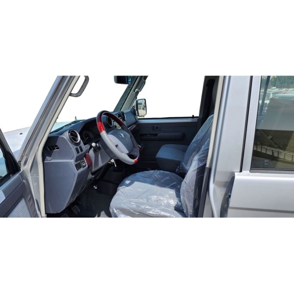 Toyota Land Cruiser 76 | Power and Style