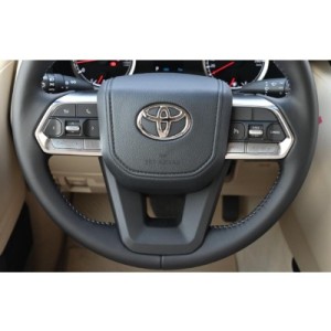 Toyota Land Cruiser GXR | Potenza e Versatilità