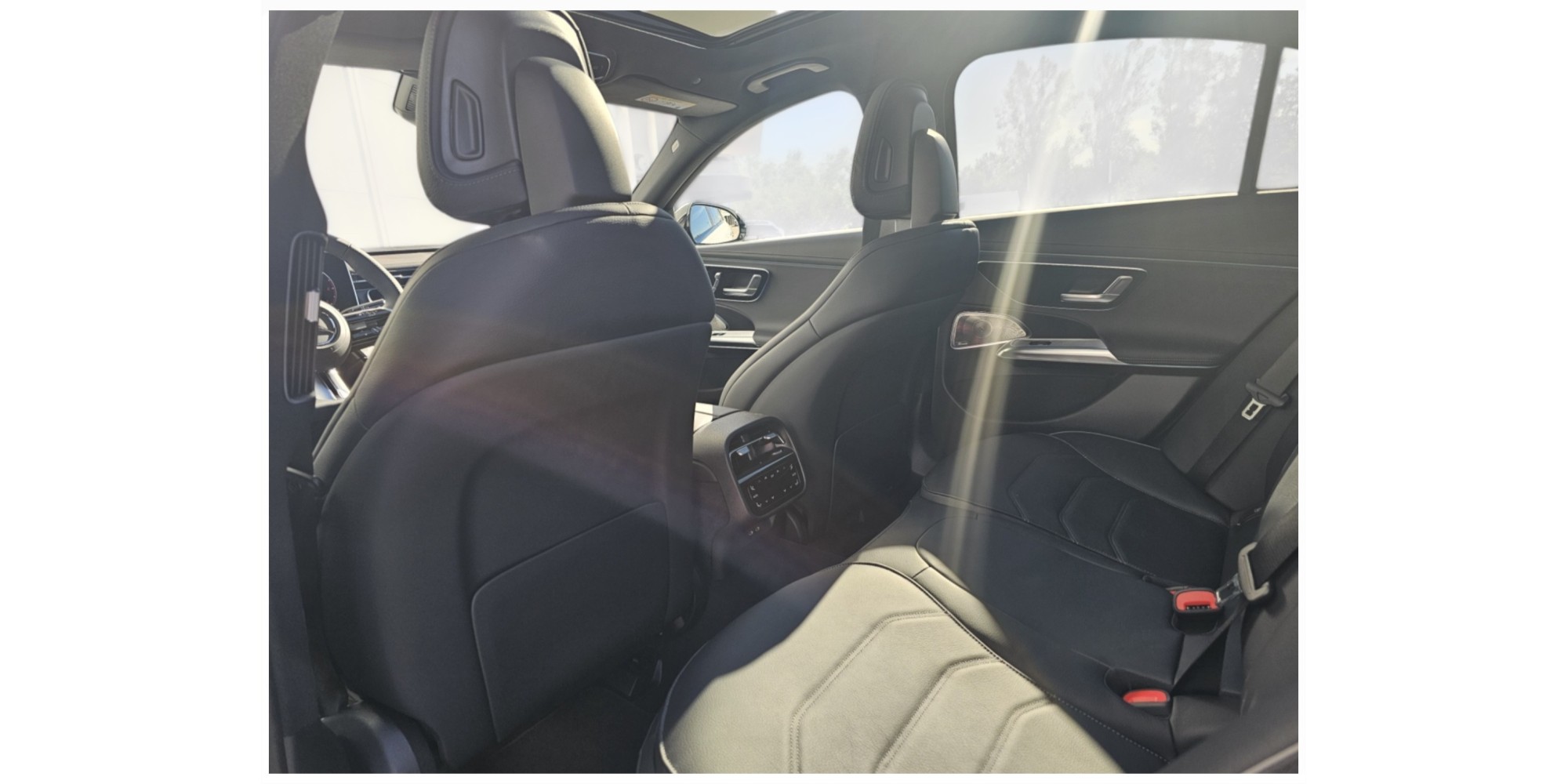 Mercedes-Benz E 220d 4MATIC – Luxury & Performance Awaits!