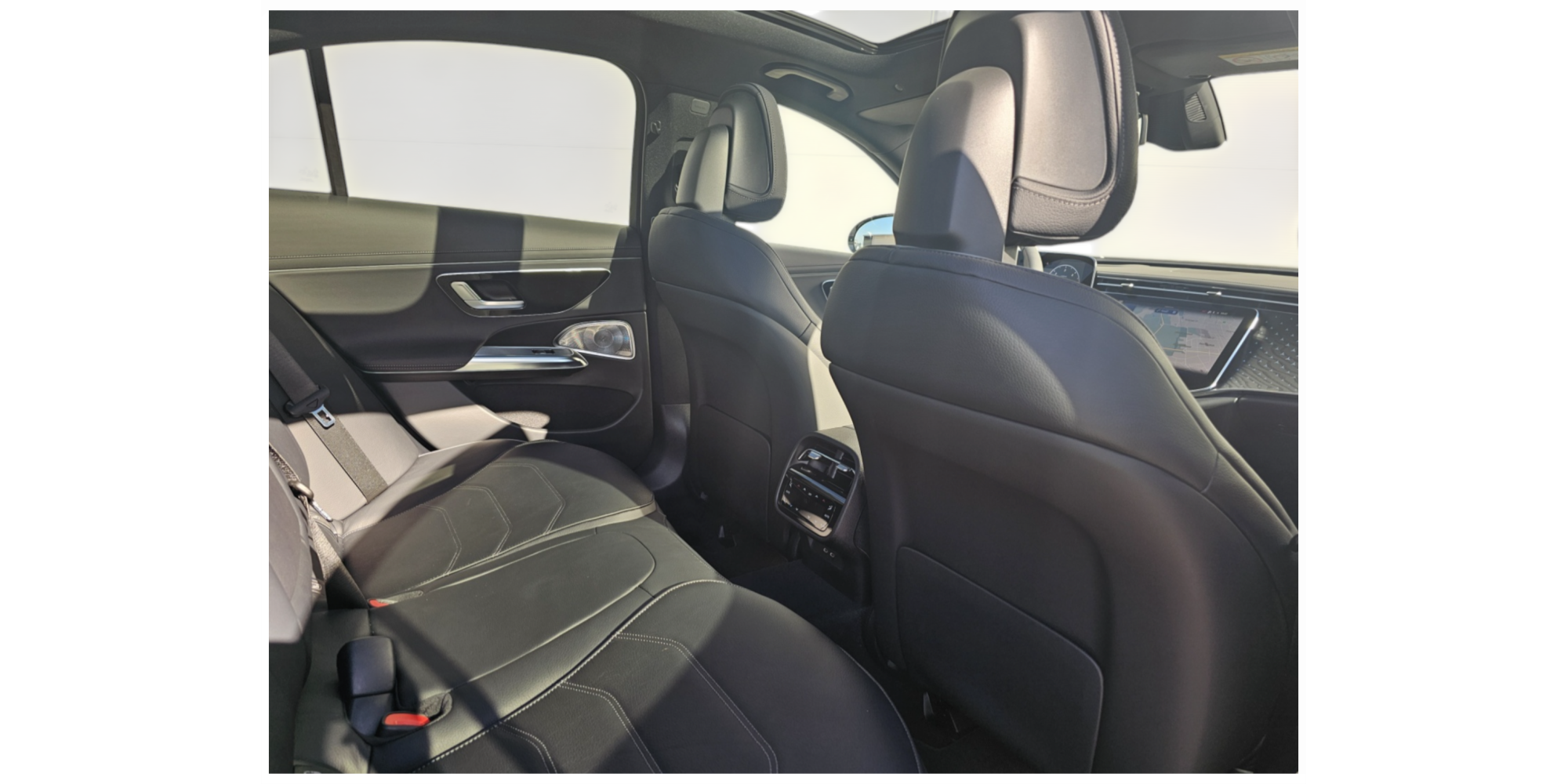 Mercedes-Benz E 220d 4MATIC – Luxury & Performance Awaits!