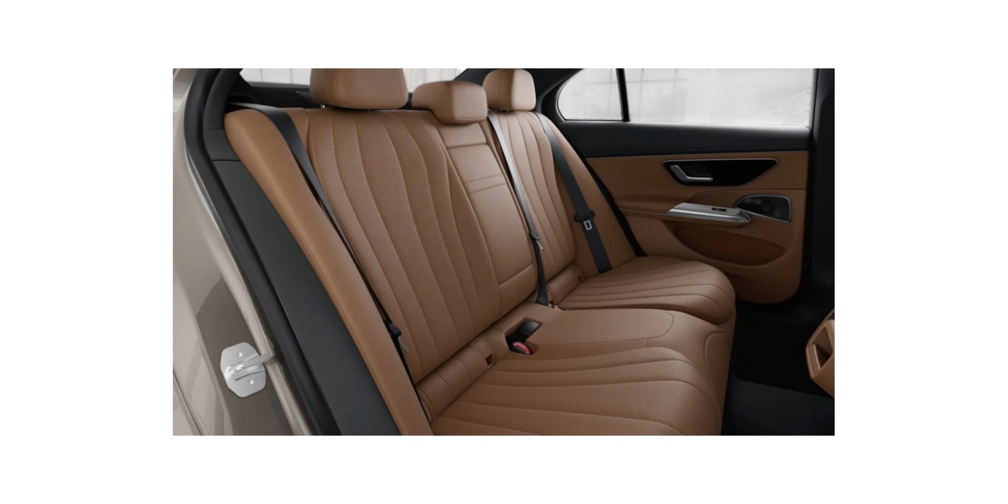 Mercedes-Benz E 200 4MATIC – Berlina di Lusso e Potenza