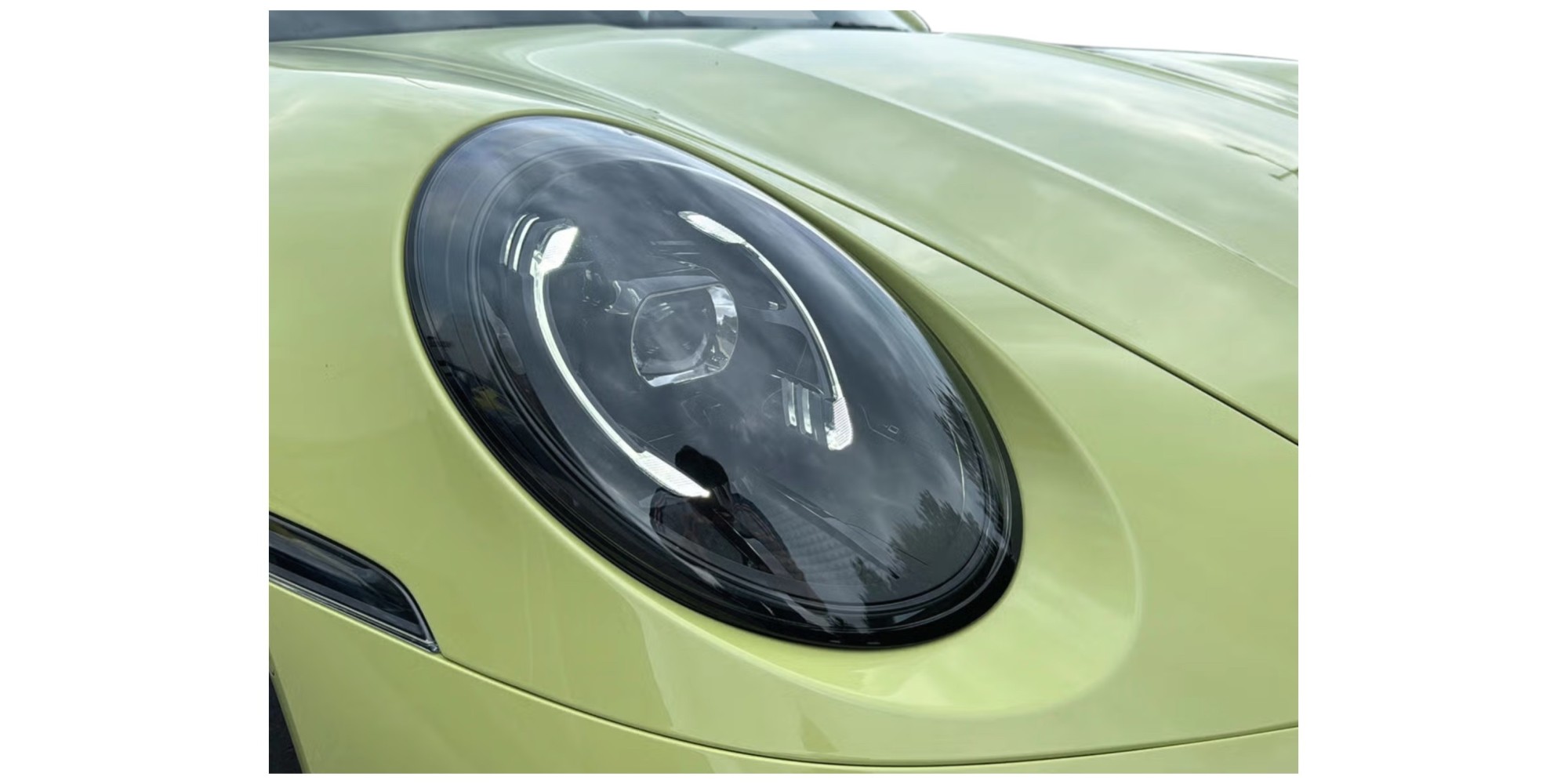 Porsche 911 992.2 Carrera - Ikonischer Sportwagen | Modena Motors GMBH