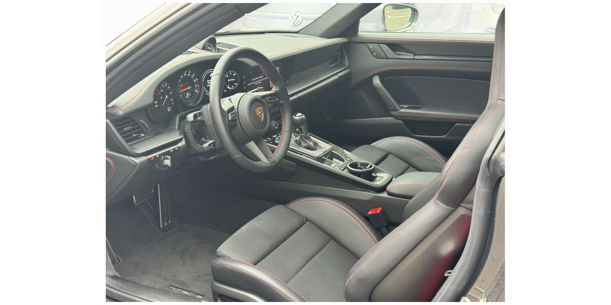 Porsche 911 992 GT3 Touring - A Pure Driving Experience