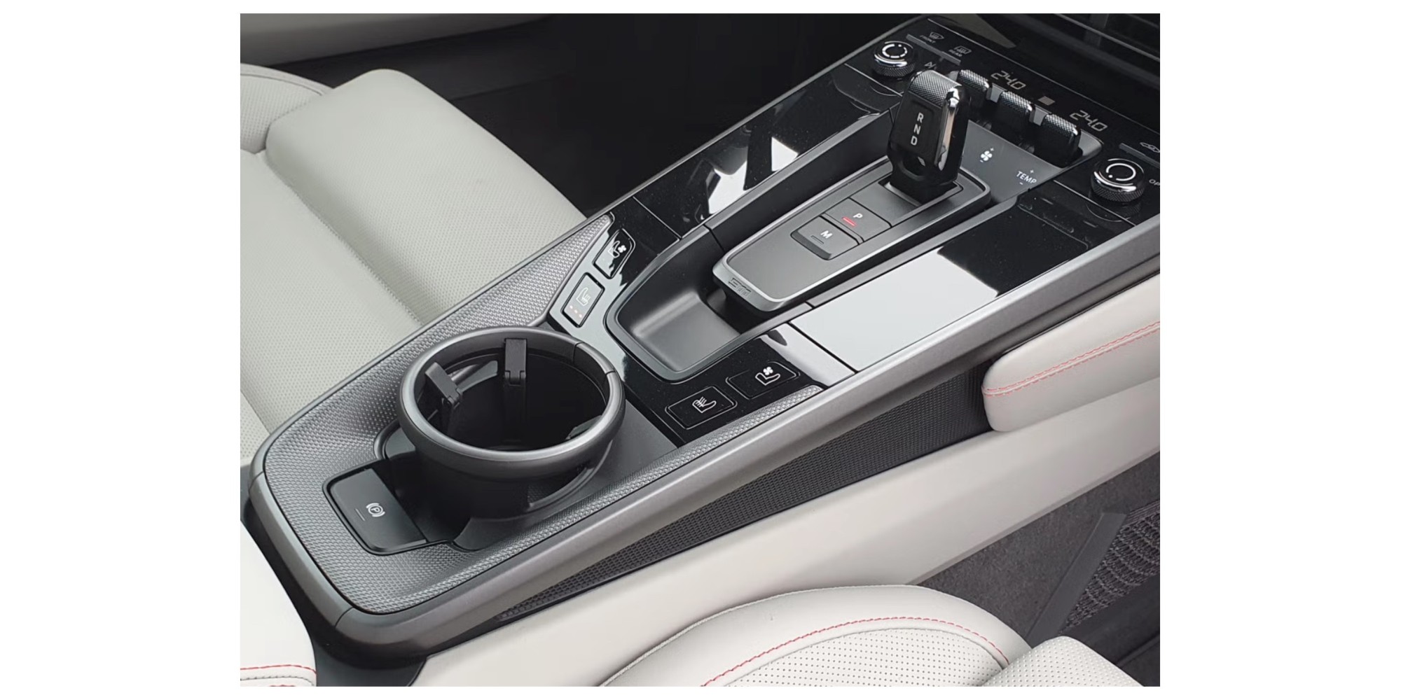 Porsche 911 992 4: Precision Meets Elegance