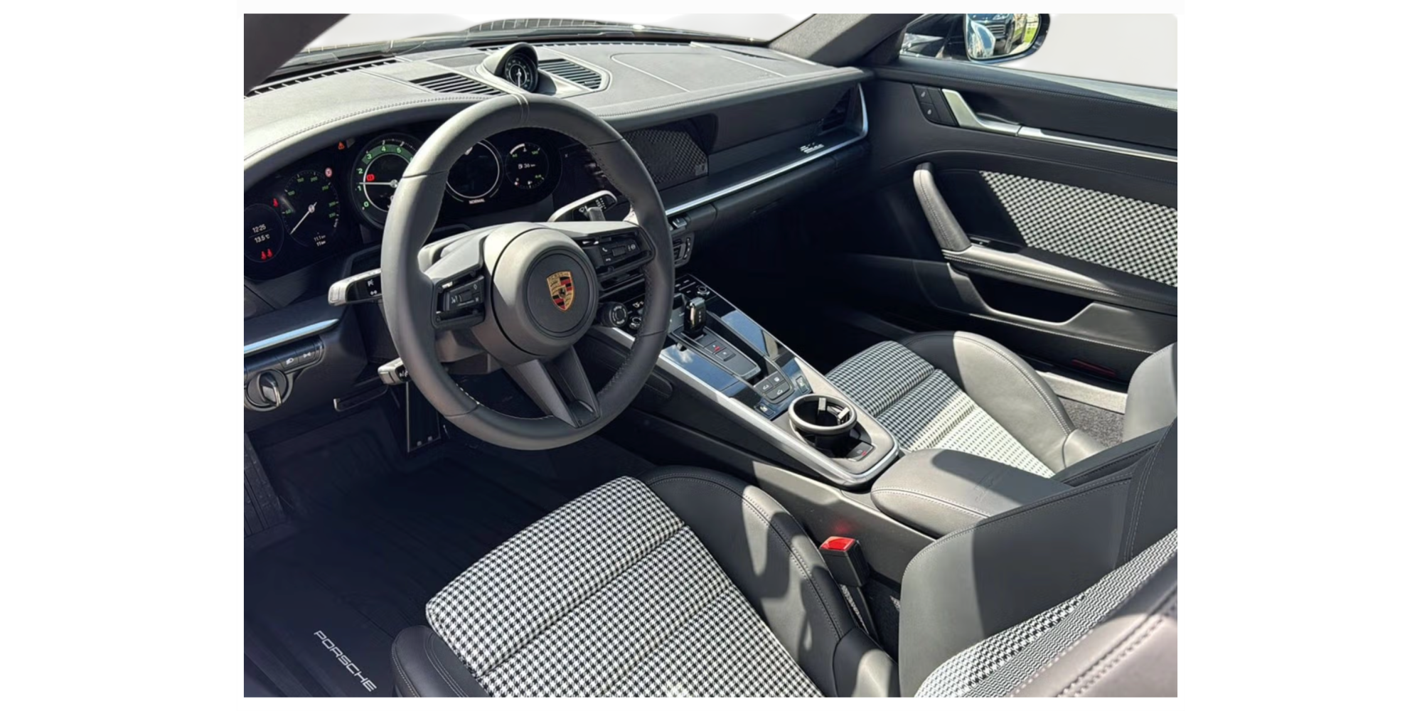 Porsche 911 992: Iconic Style and Performance