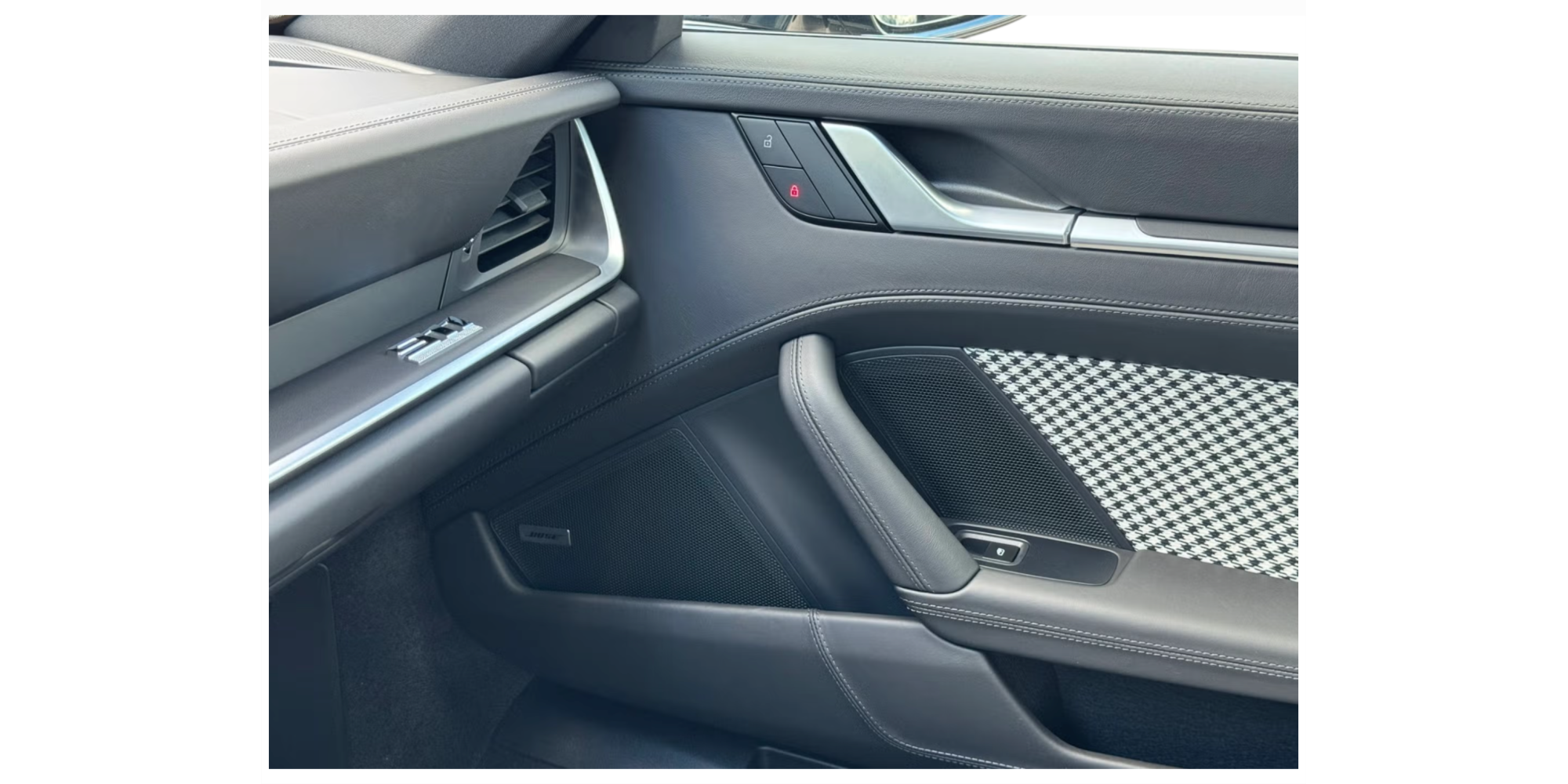 Porsche 911 992: Iconic Style and Performance