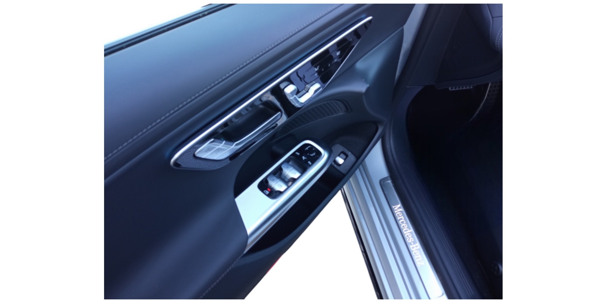 Mercedes-Benz E 220d 4MATIC - Luxurious All-Wheel Drive Sedan