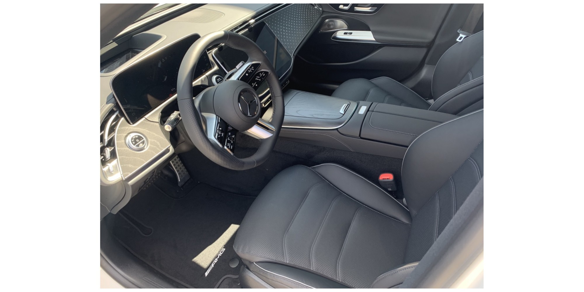 Mercedes-Benz E 220d 4MATIC - Luxury Sedan with AWD Performance