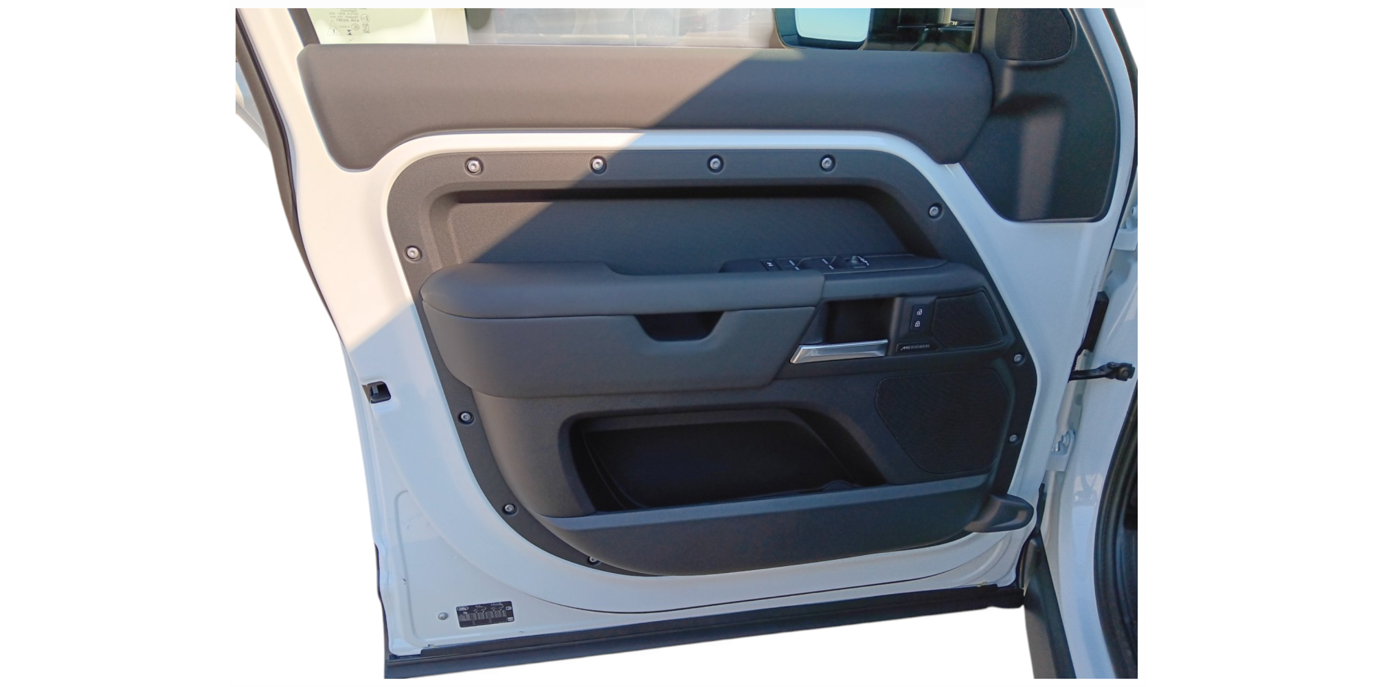 Land Rover Defender 110 3.0D MHEV I6 S AWD 2025 | Off-Road Icon