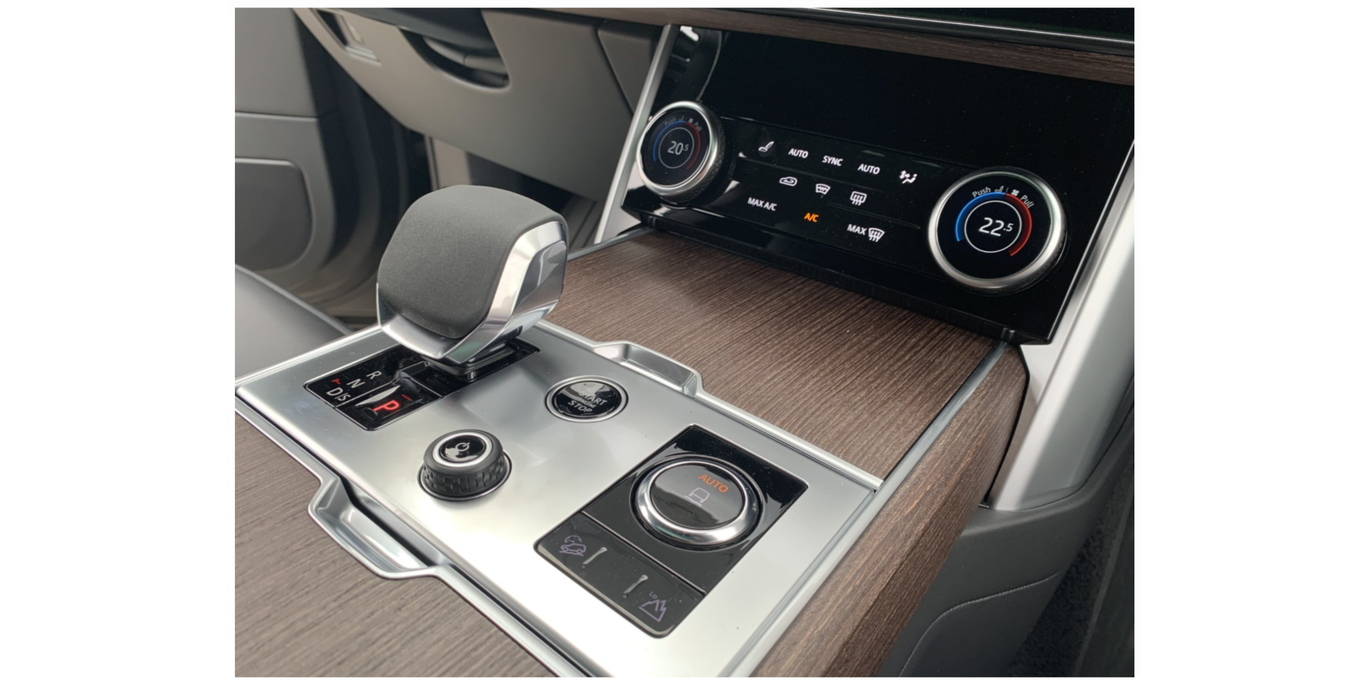 Land Rover Range Rover 3.0D I6 SE - Luxury SUV Performance