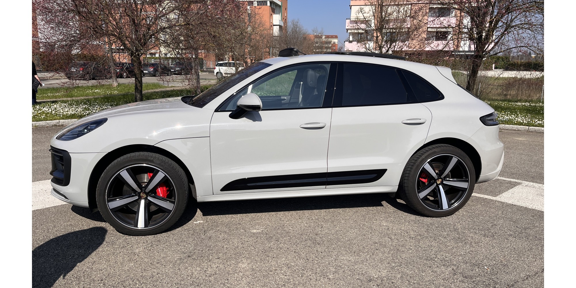 Porsche Macan S – Performance & Elegance | Buy Now