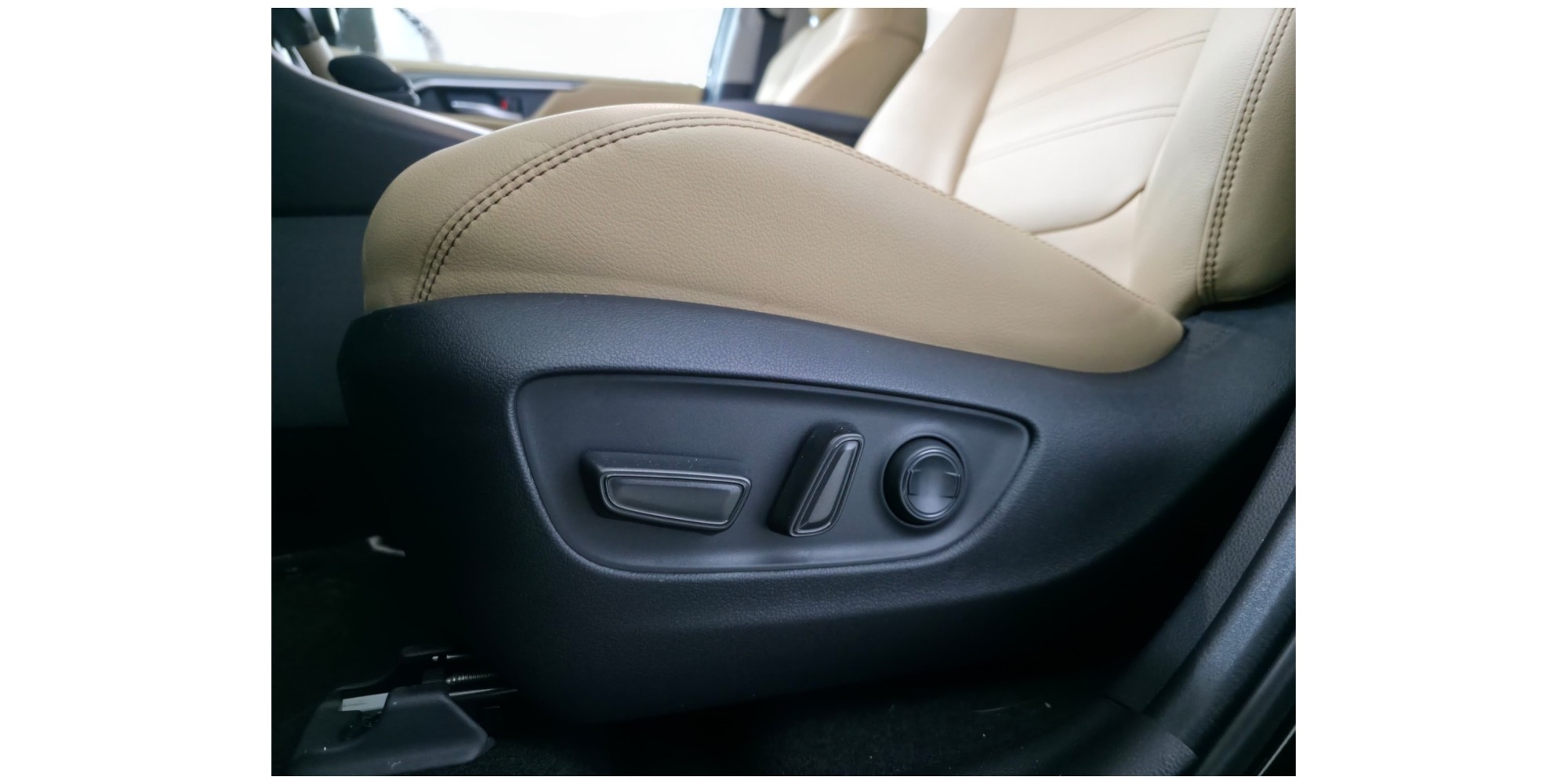 Toyota RAV4 Hybrid – Potenza e Lusso | Provalo Ora