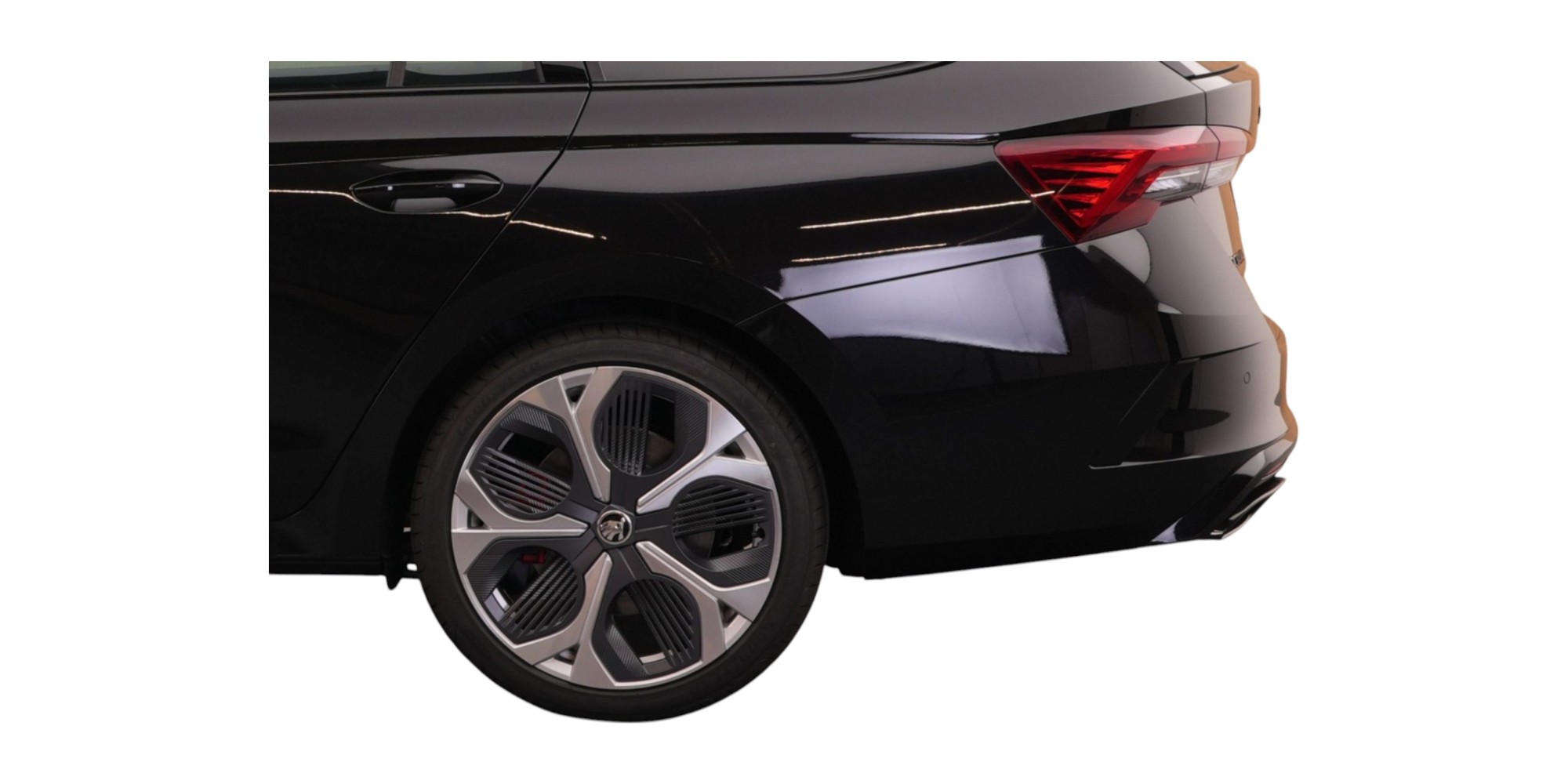 Skoda Octavia Combi RS 2.0 TSI DSG – Sporty & Spacious