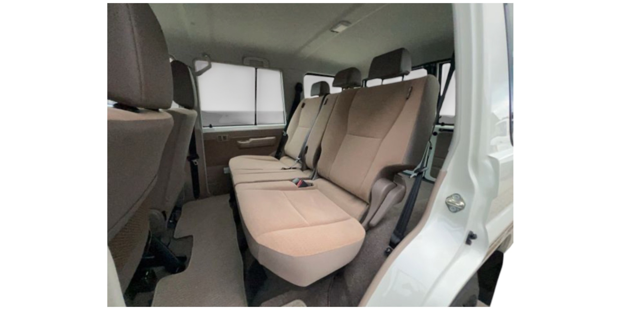 Toyota Land Cruiser 76 | Robusto e Prestante