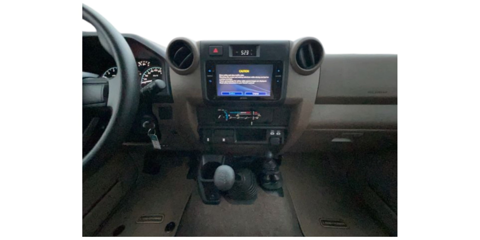 Toyota Land Cruiser 76 | Robusto e Prestante