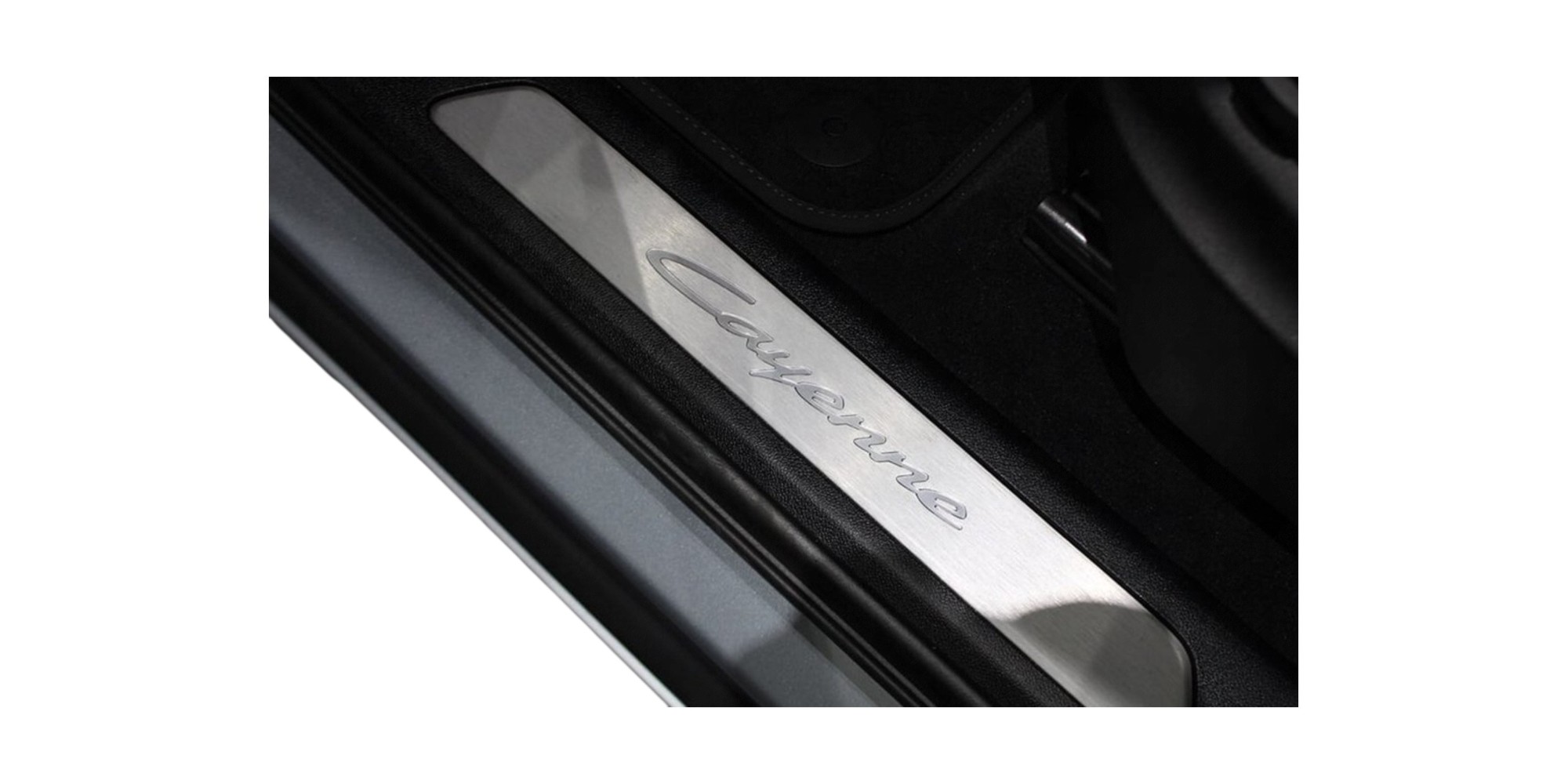 Porsche Cayenne E-Hybrid SUV di lusso – Modena Motors GmbH