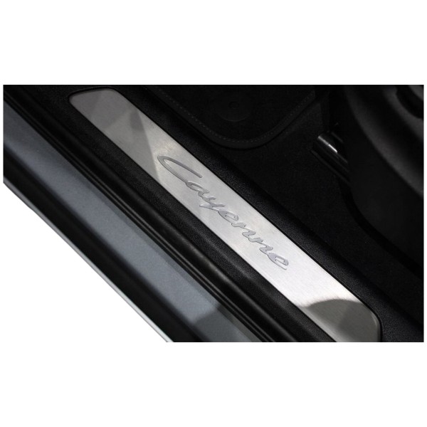 Porsche Cayenne E-Hybrid SUV di lusso – Modena Motors GmbH