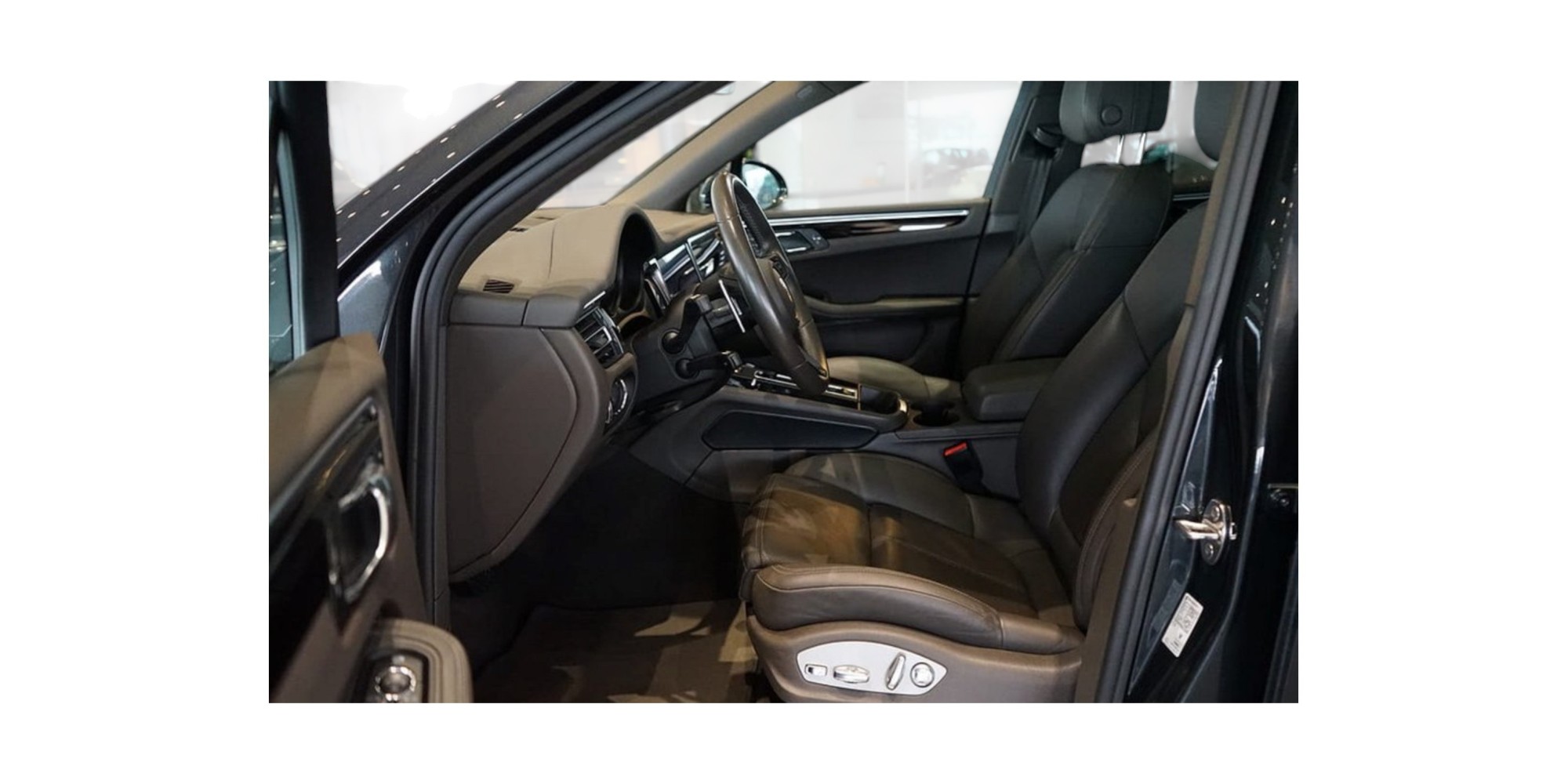 Porsche Macan S – Power & Elegance on Every Drive