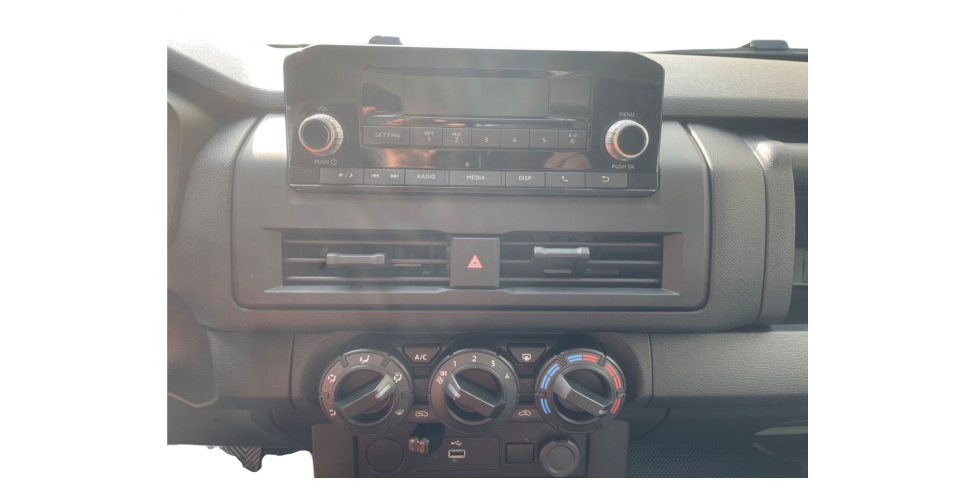 Mitsubishi L200 DC GL 4WD 2.4 Diesel Tough Pickup