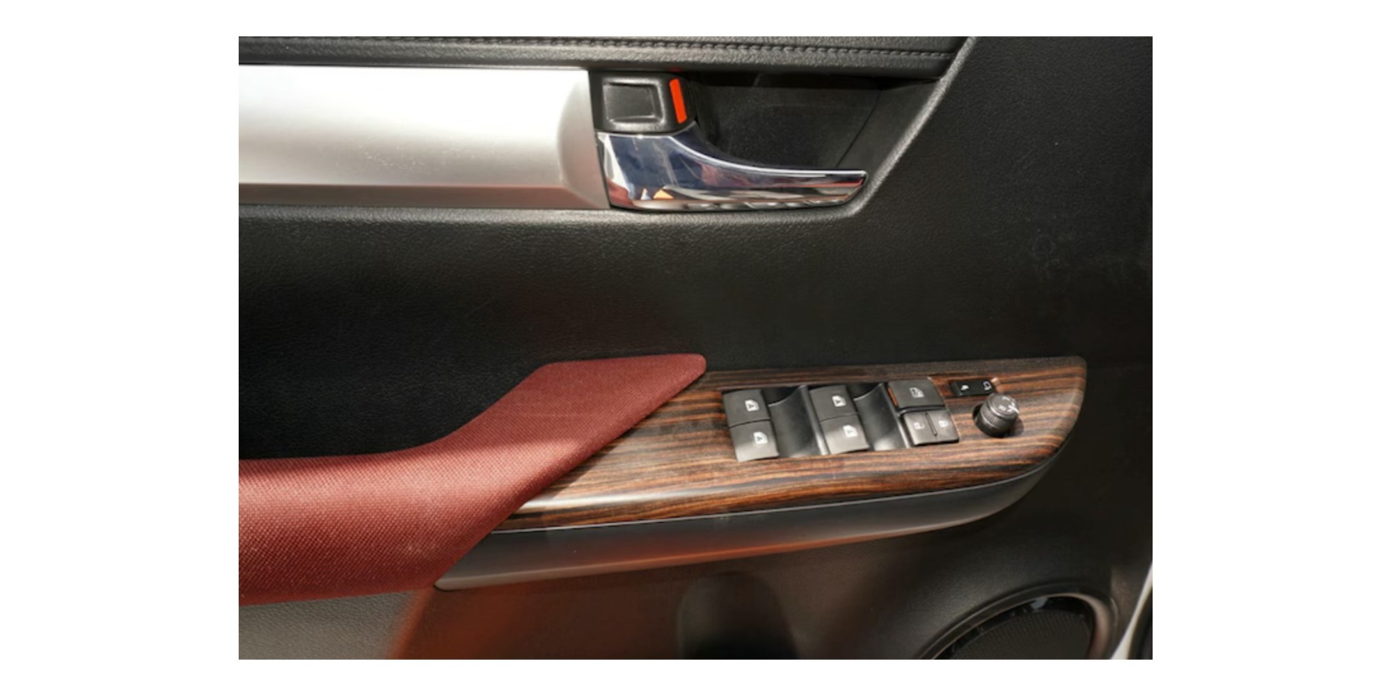 Toyota Hilux SR5 | Robust und Zuverlässig