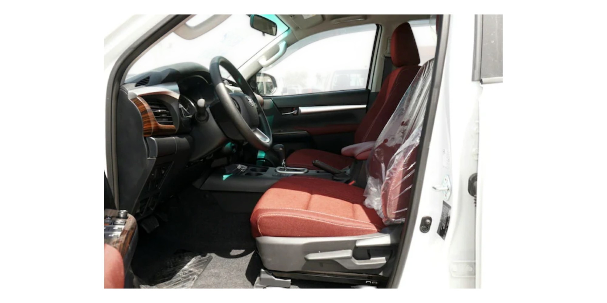 Toyota Hilux SR5 | Robust und Zuverlässig