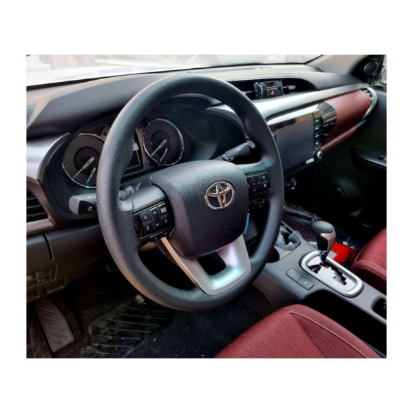 Toyota Hilux SR5 | Robust und Zuverlässig