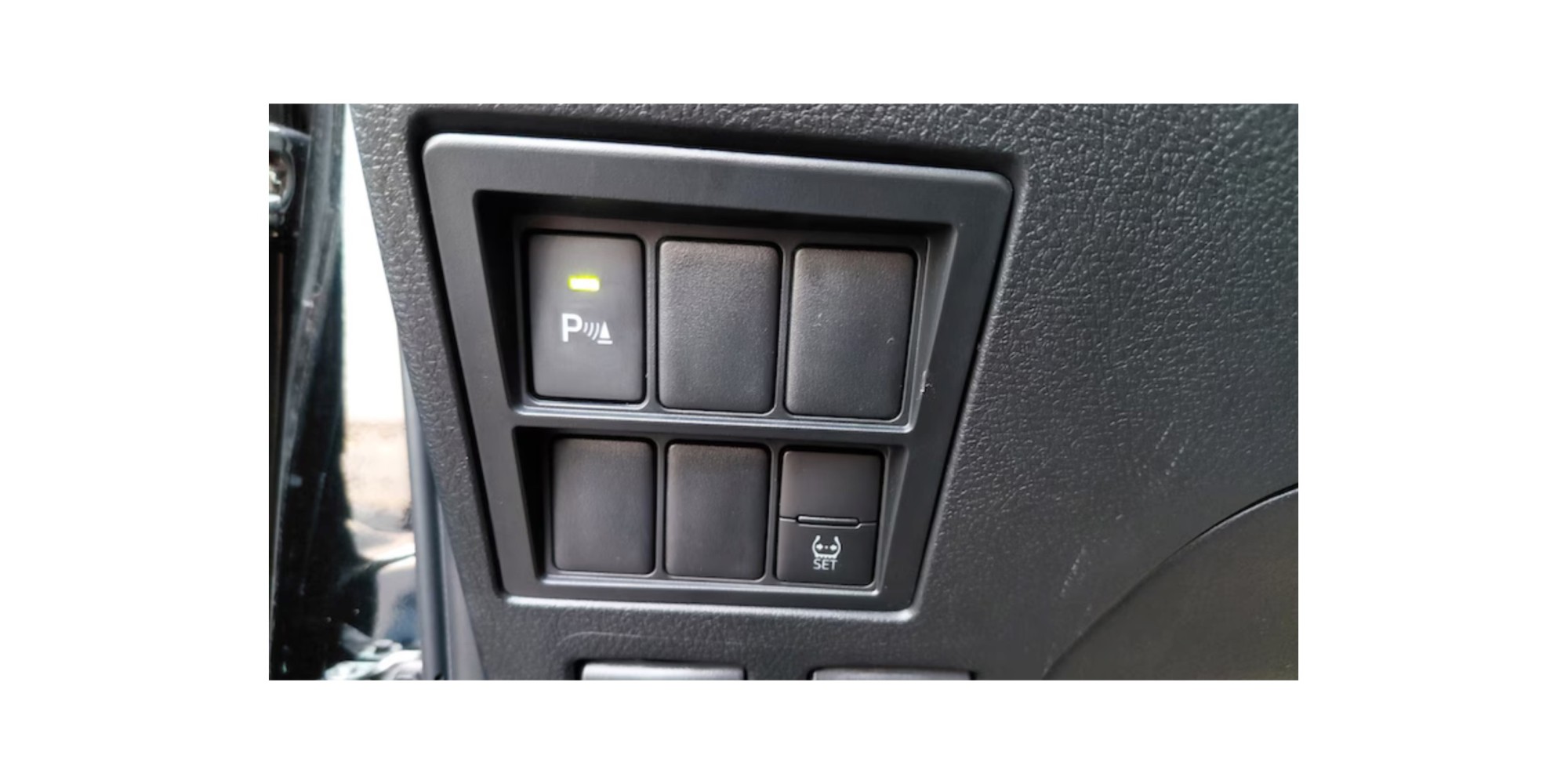 Toyota Hilux SR5 | Robust und Zuverlässig