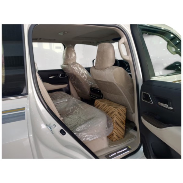 Toyota Land Cruiser VXR | Rugged and Reliable