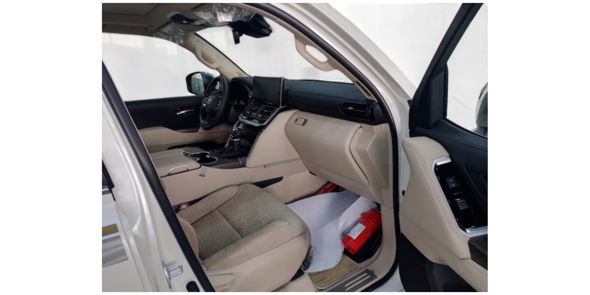 Toyota Land Cruiser VXR | Rugged and Reliable