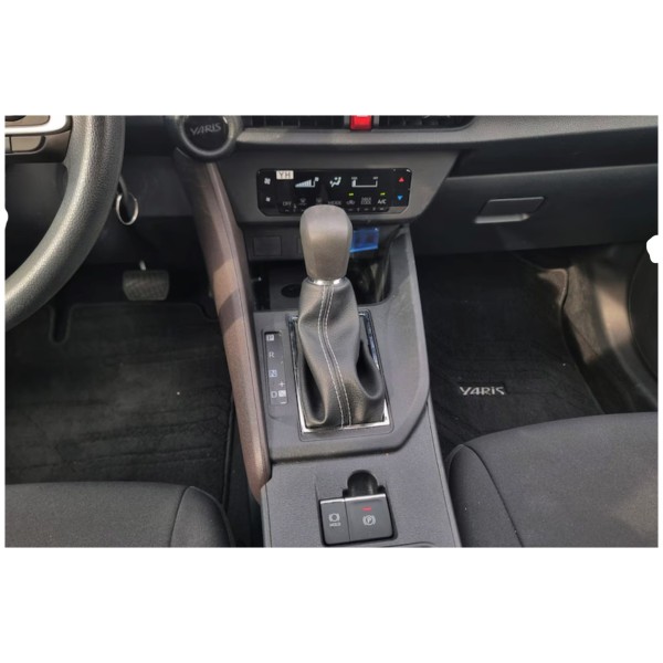 Toyota Yaris Limousine TOP Plus bei Modena Motors GmbH