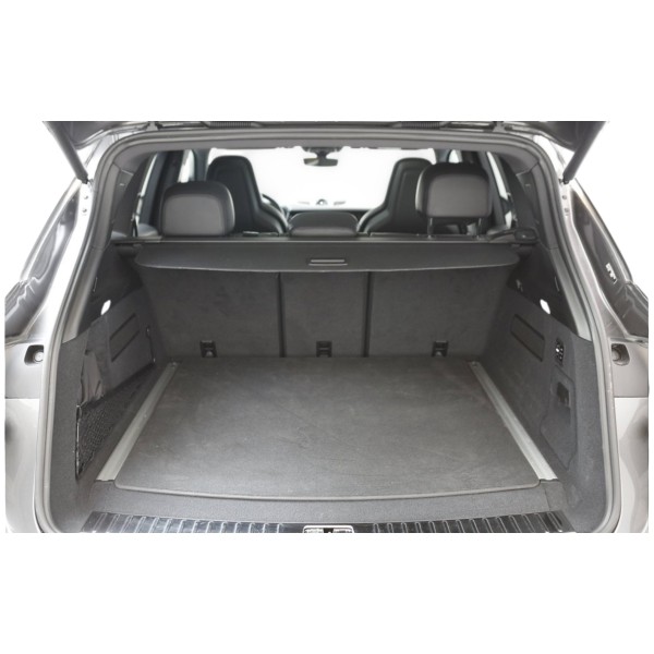 Porsche Cayenne E-Hybrid SUV di lusso – Modena Motors GmbH