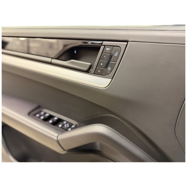 Porsche Cayenne E-Hybrid Luxus-SUV – Modena Motors GmbH