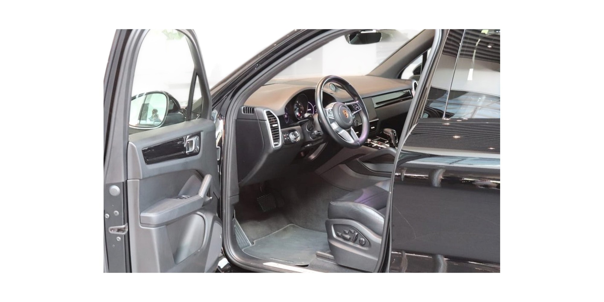 Porsche Cayenne E-Hybrid Platinum | Lusso e Versatilità