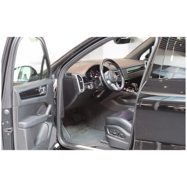 Porsche Cayenne Hybrid Platinum | Nachhaltiger Luxus