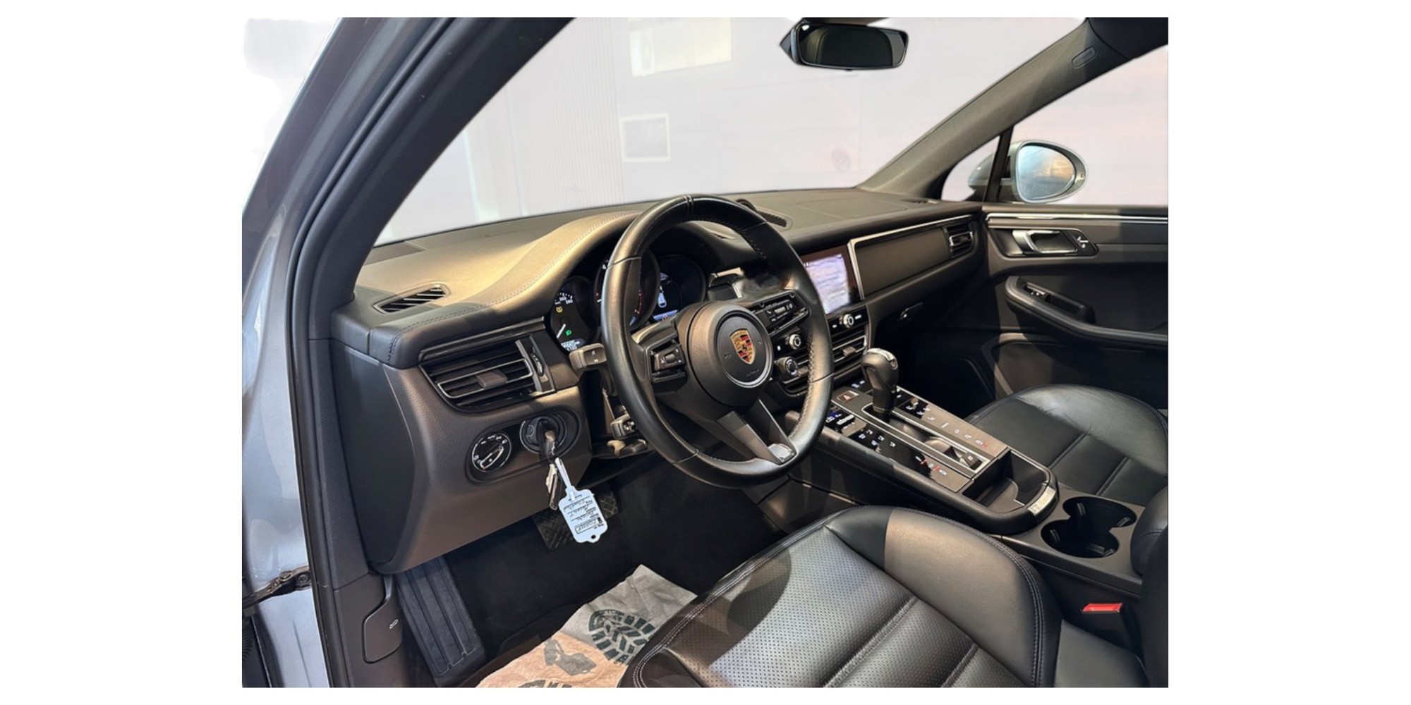 Porsche Macan T | Agile Compact SUV with Luxury Touch