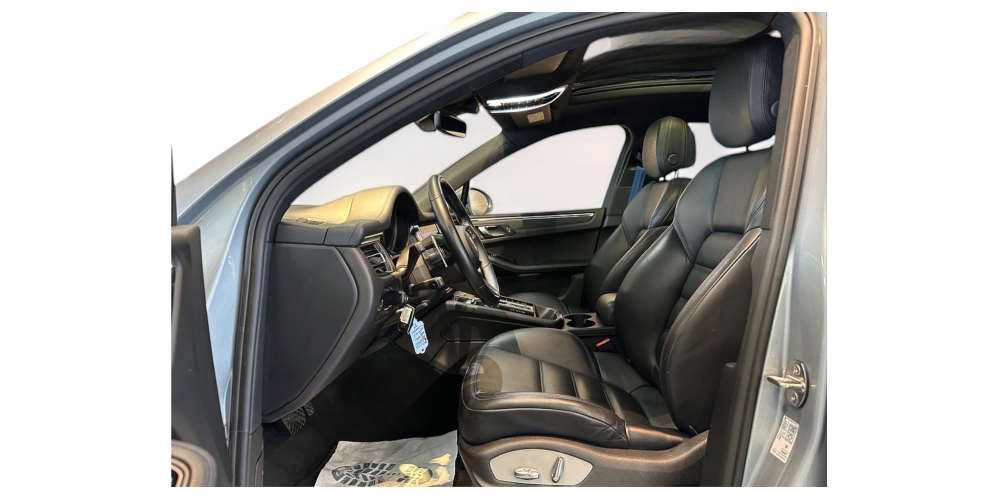 Porsche Macan T | Agile Compact SUV with Luxury Touch